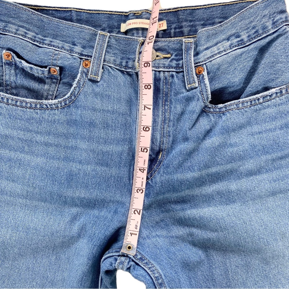 Levi’s Jeans Women’s Size 27 Low Pro Straight Distressed Medium Wash Blue Pants - Picture 11 of 13
